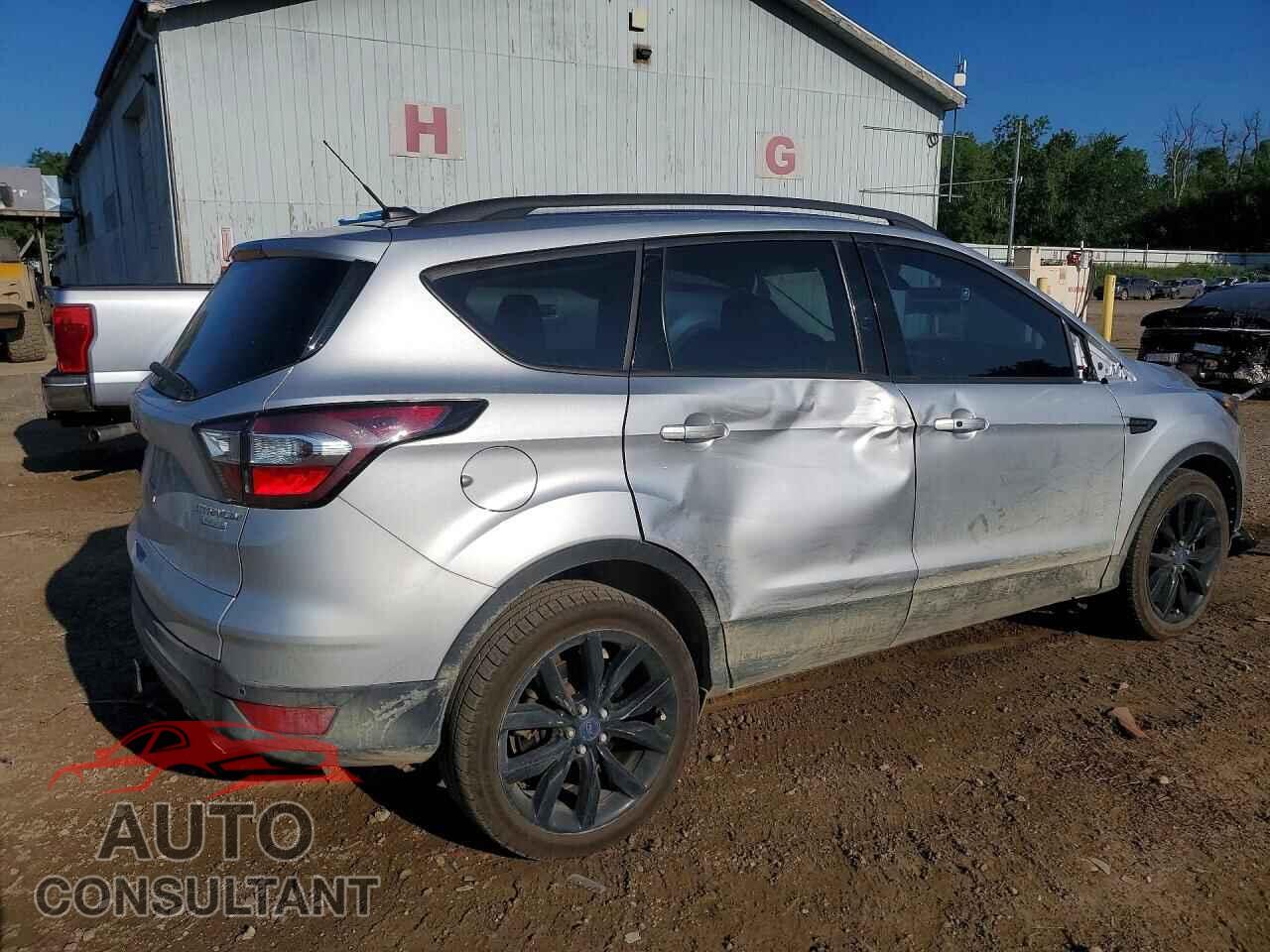FORD ESCAPE 2017 - 1FMCU0J99HUF05968