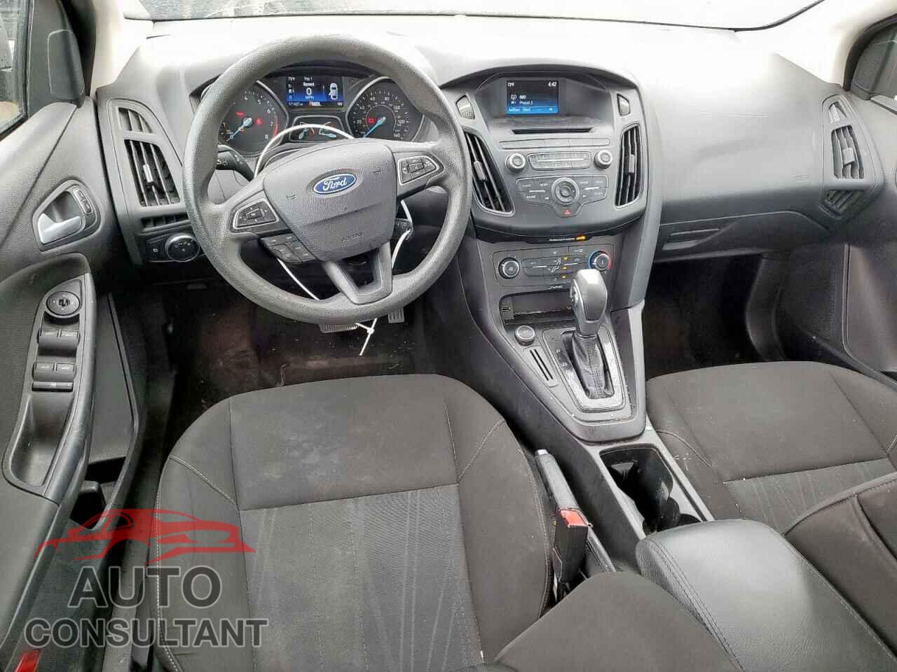 FORD FOCUS 2015 - 1FADP3F23FL243807