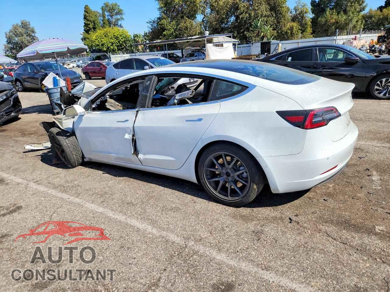 TESLA MODEL 3 2018 - 5YJ3E1EB2JF120657