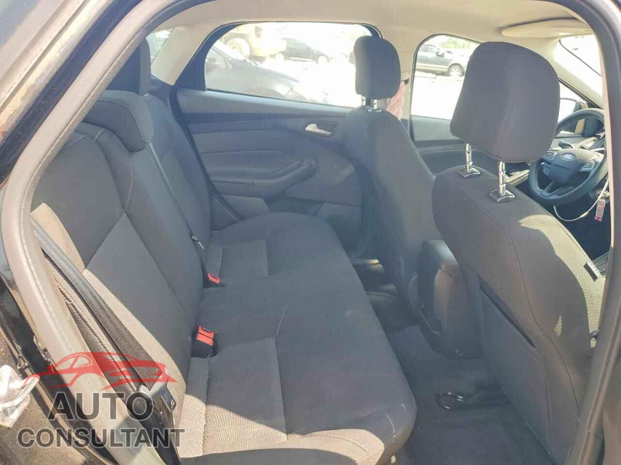 FORD FOCUS 2016 - 1FADP3F24GL348910