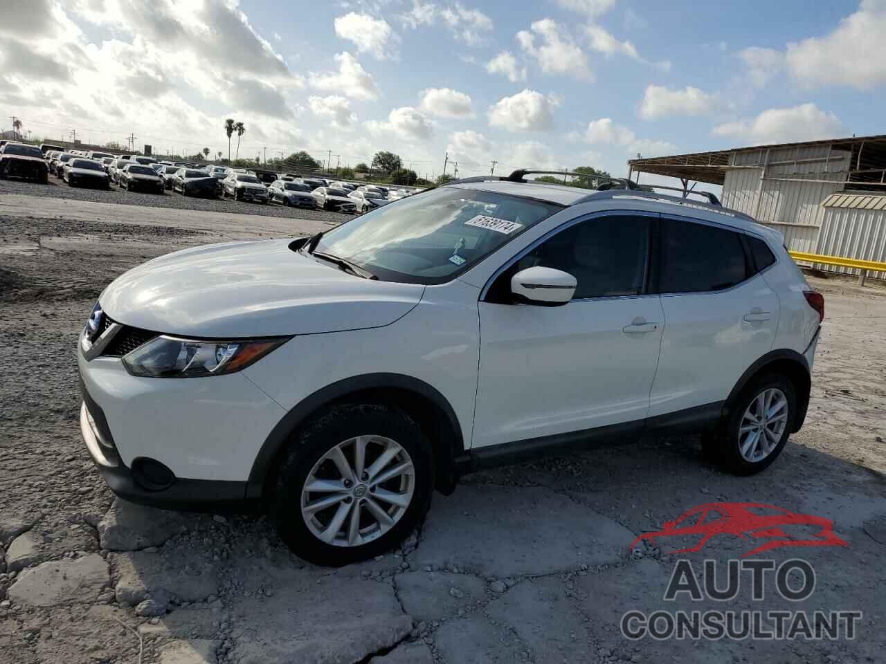 NISSAN ROGUE 2017 - JN1BJ1CP8HW007214