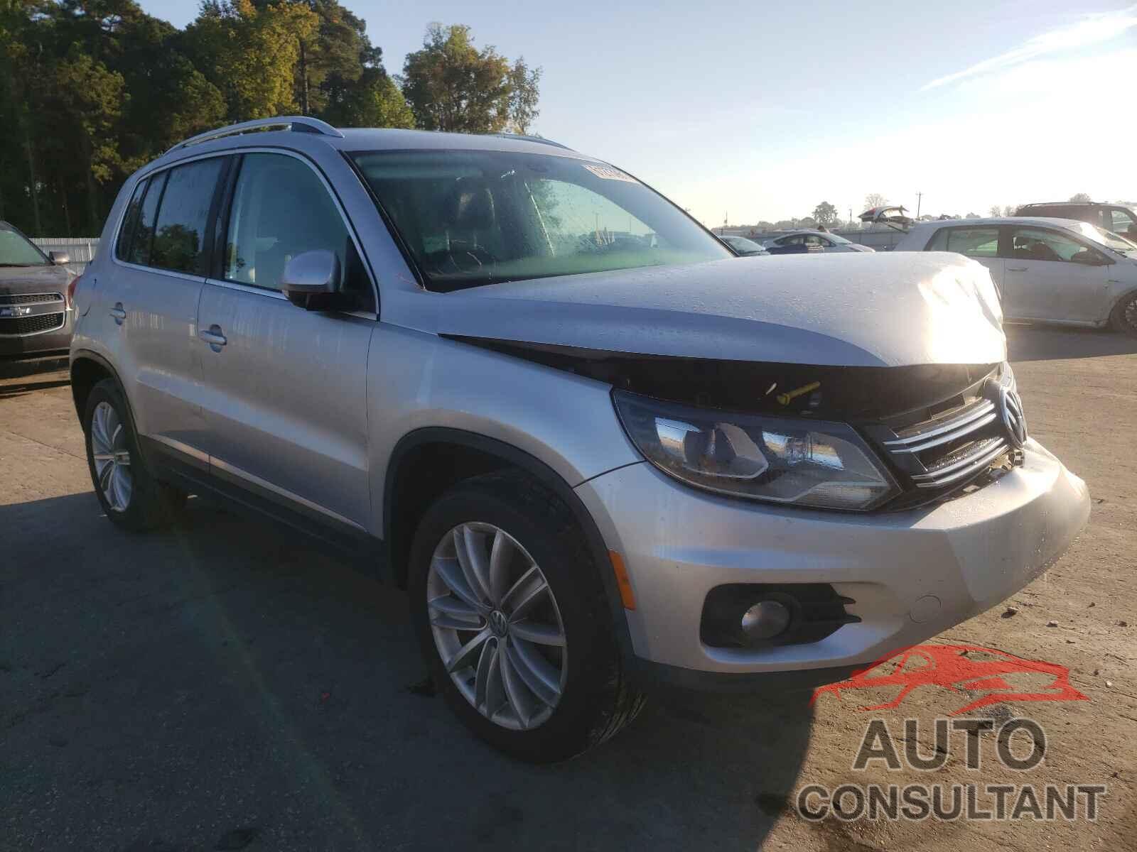 VOLKSWAGEN TIGUAN 2016 - WVGAV7AXXGW523507