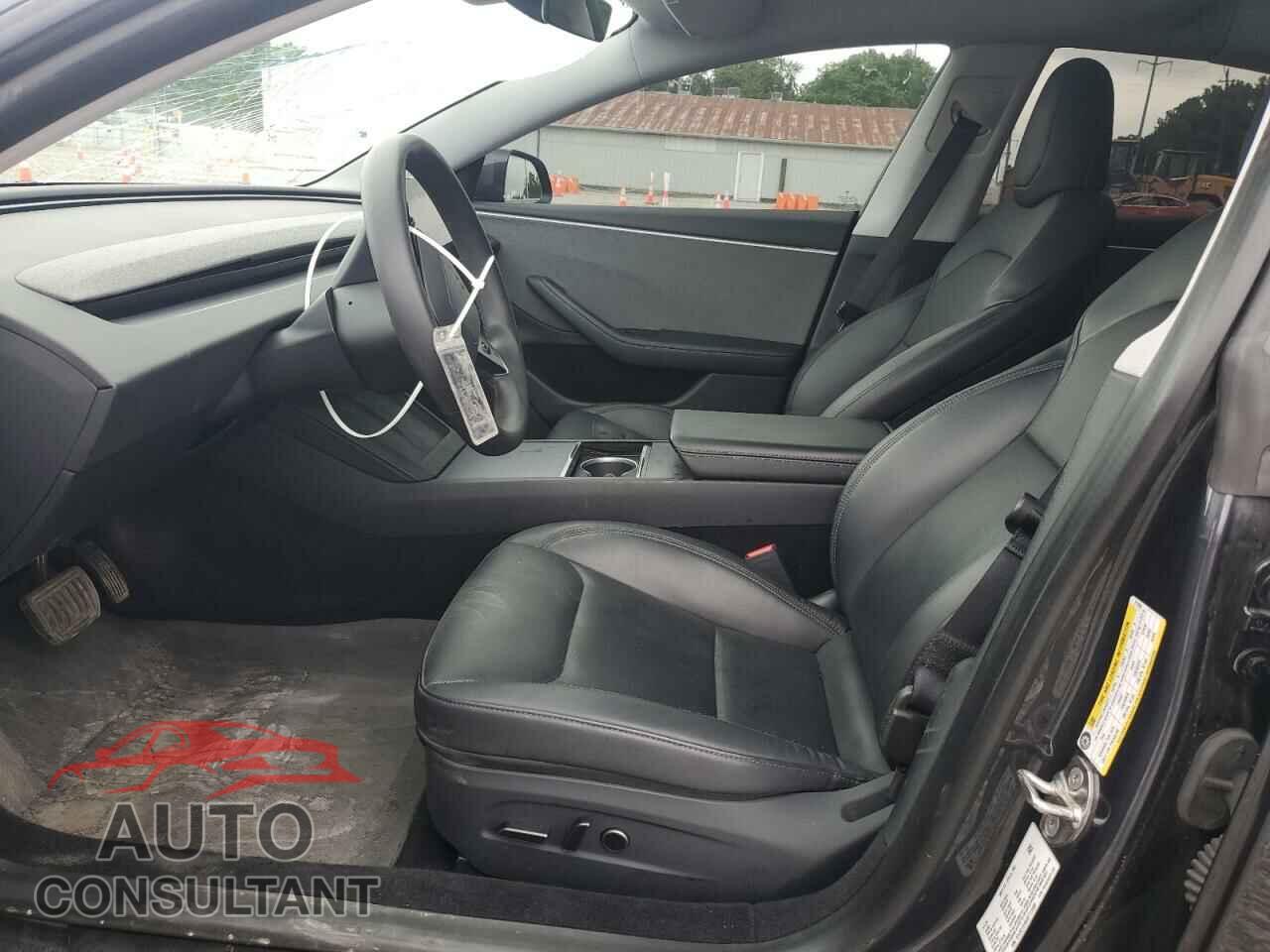 TESLA MODEL 3 2024 - 5YJ3E1EA5RF717028