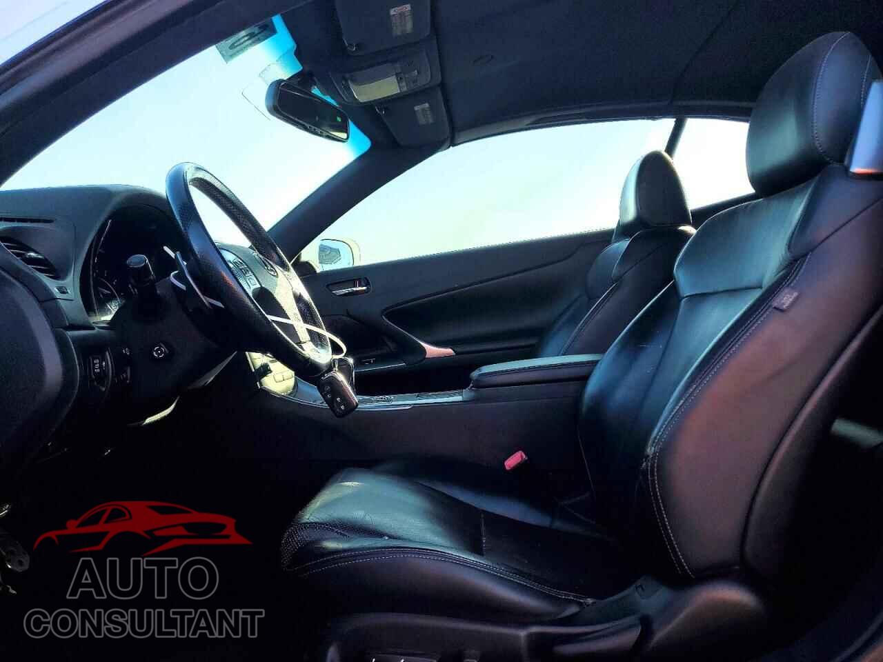 LEXUS IS 2014 - JTHFF2C24E2530287