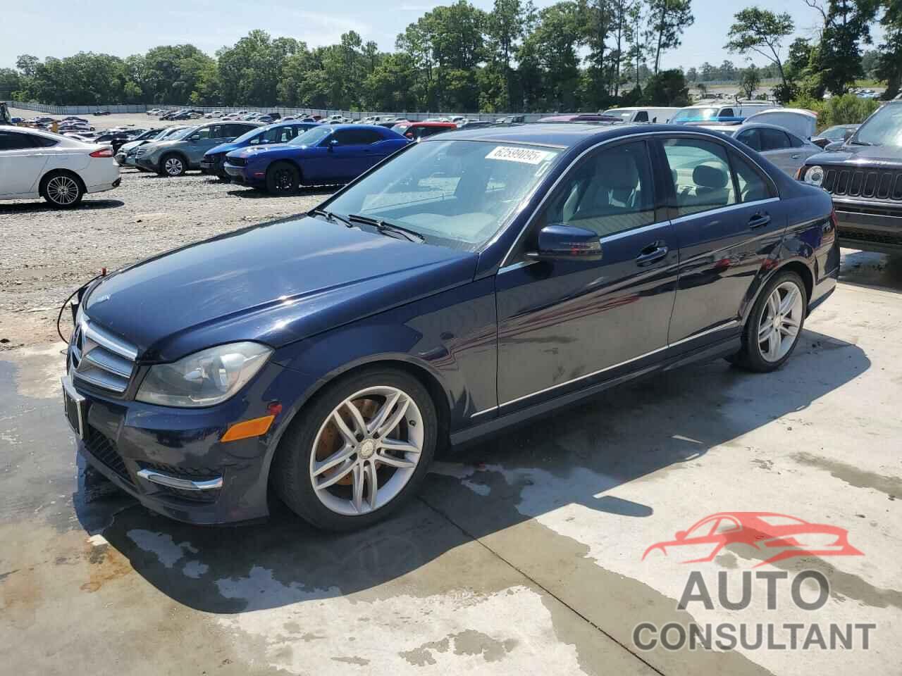 MERCEDES-BENZ C-CLASS 2013 - WDDGF8AB9DR252462