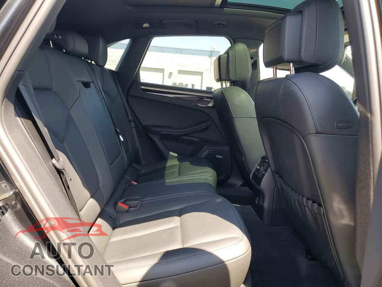 PORSCHE MACAN 2021 - WP1AB2A51MLB30084