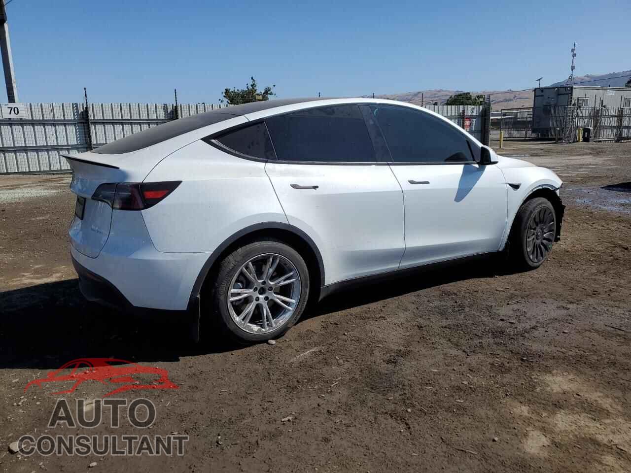 TESLA MODEL Y 2024 - 7SAYGDEE5RF090807