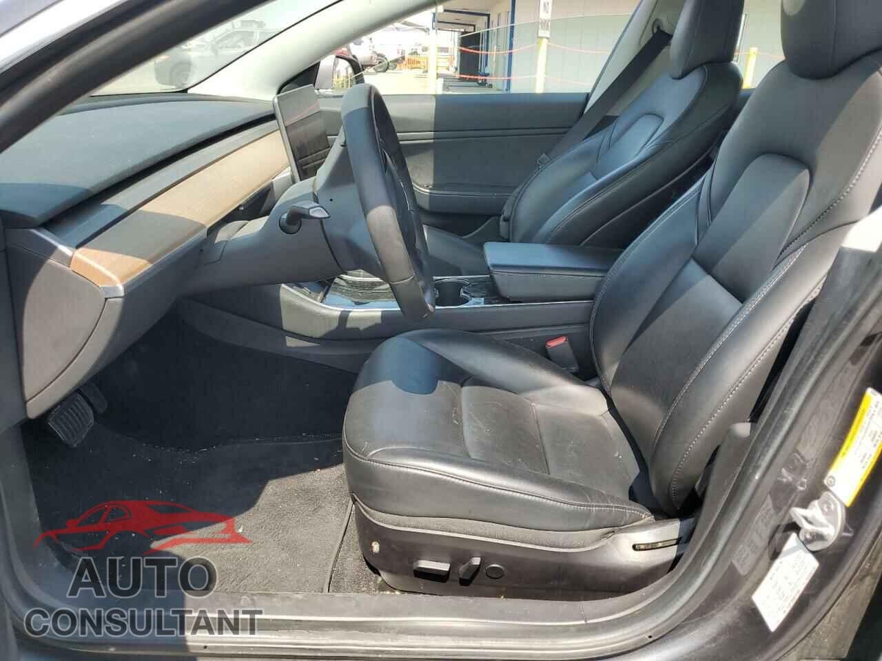 TESLA MODEL 3 2019 - 5YJ3E1EB5KF512047