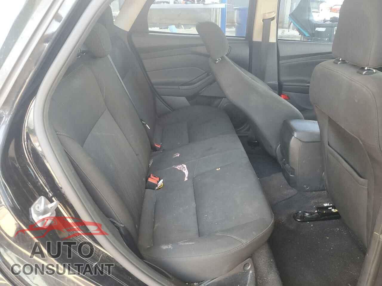 FORD FOCUS 2017 - 1FADP3F28HL306323