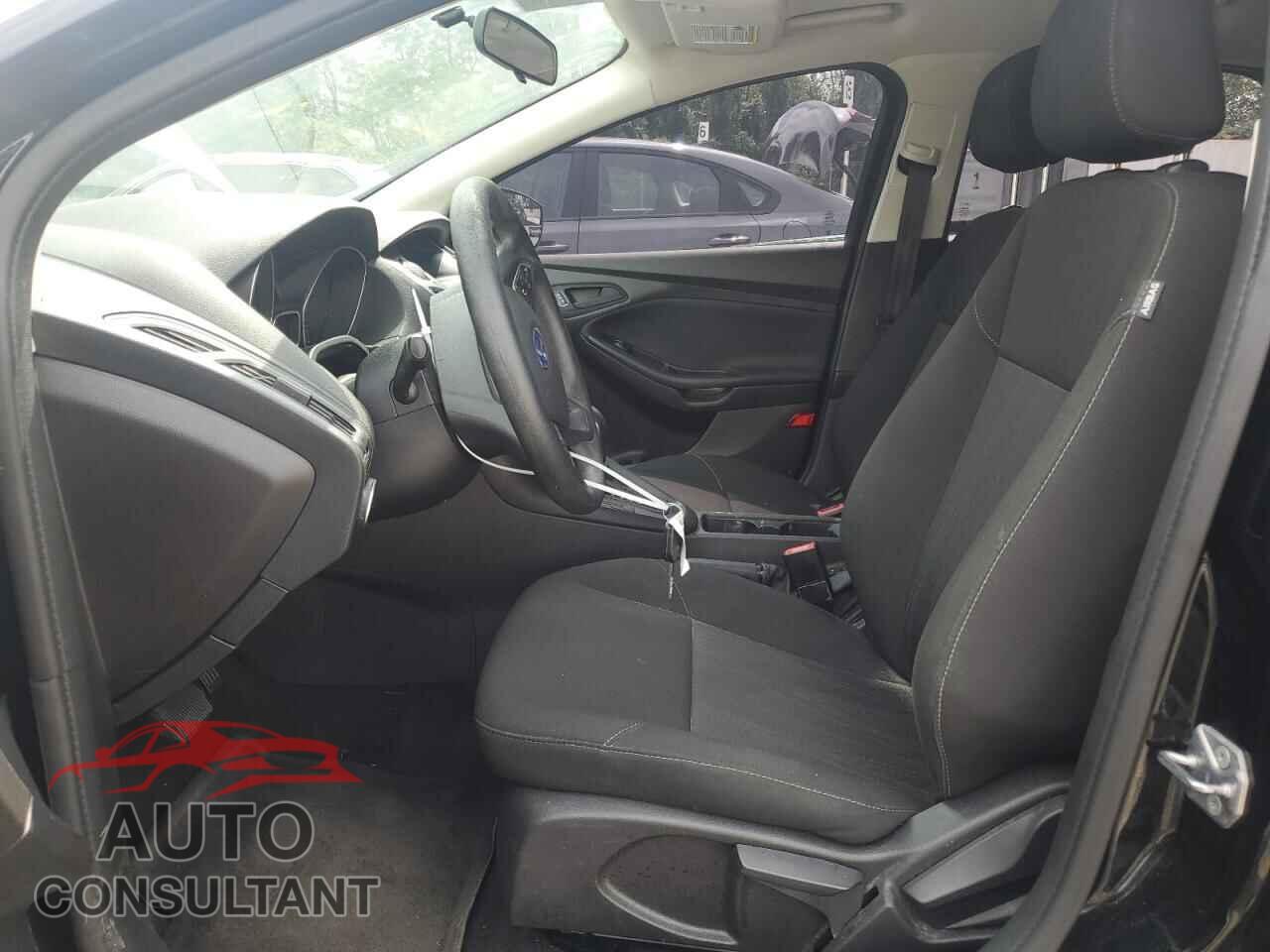 FORD FOCUS 2017 - 1FADP3E28HL297785