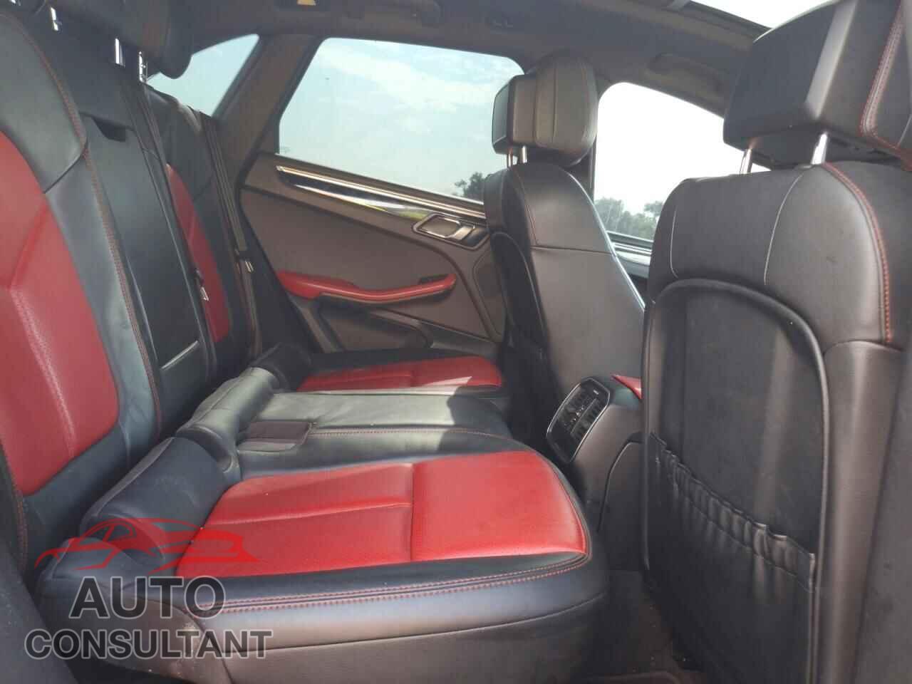 PORSCHE MACAN 2021 - WP1AB2A59MLB36229