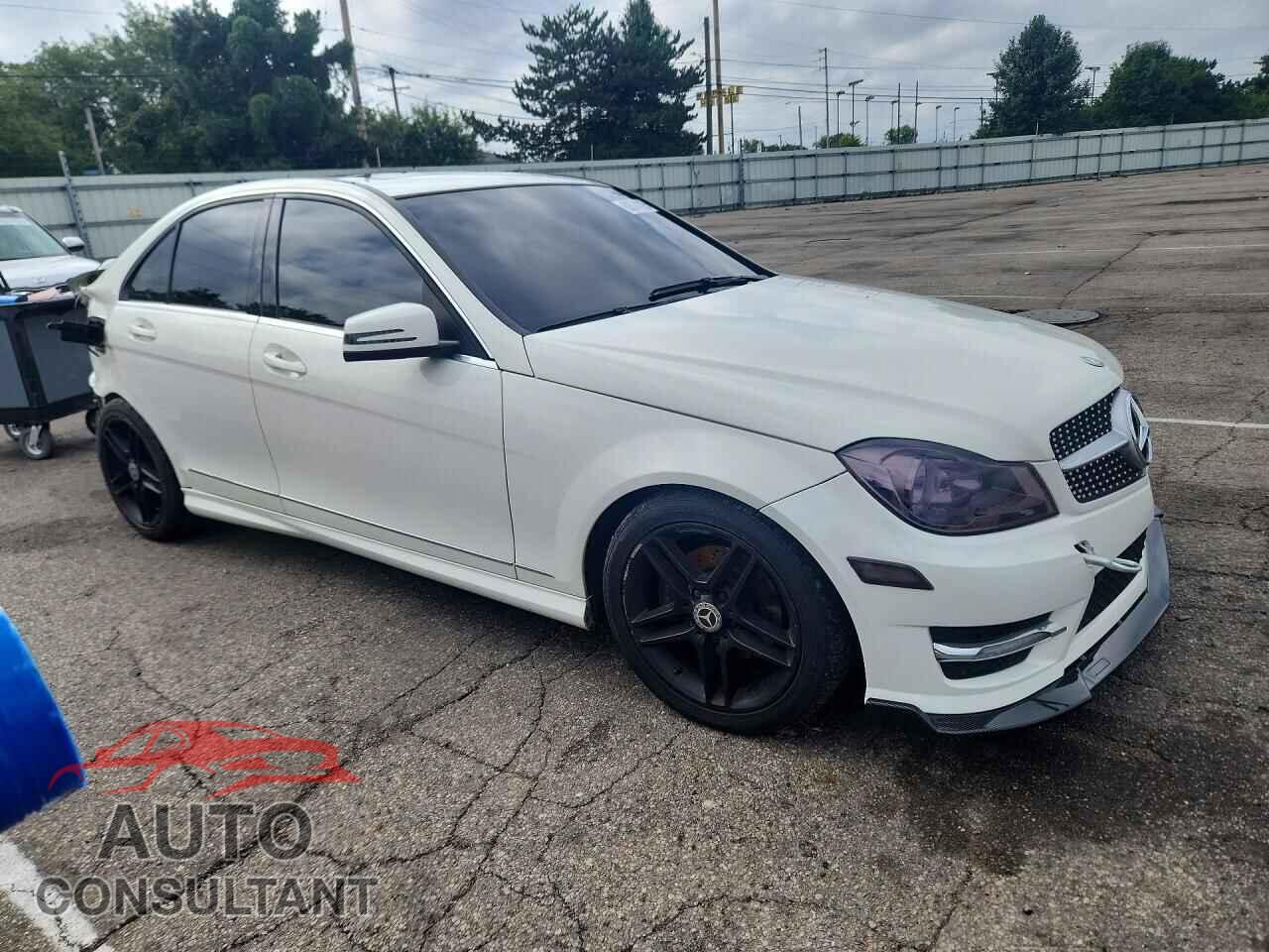 MERCEDES-BENZ C-CLASS 2012 - WDDGF8BB2CR191128