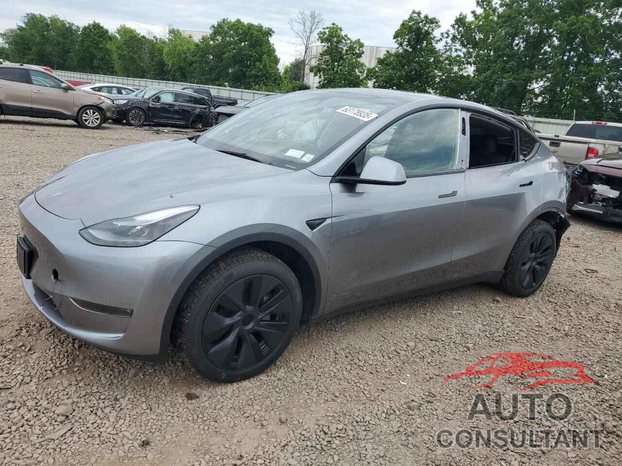 TESLA MODEL Y 2025 - 7SAYGDEE2SA361261
