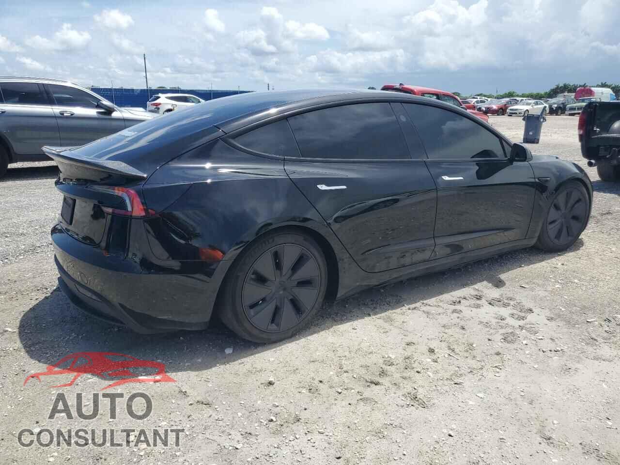 TESLA MODEL 3 2025 - 5YJ3E1EA1SF923338