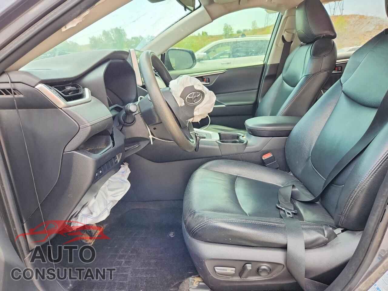 TOYOTA RAV4 2020 - JTMP1RFV0LD054012