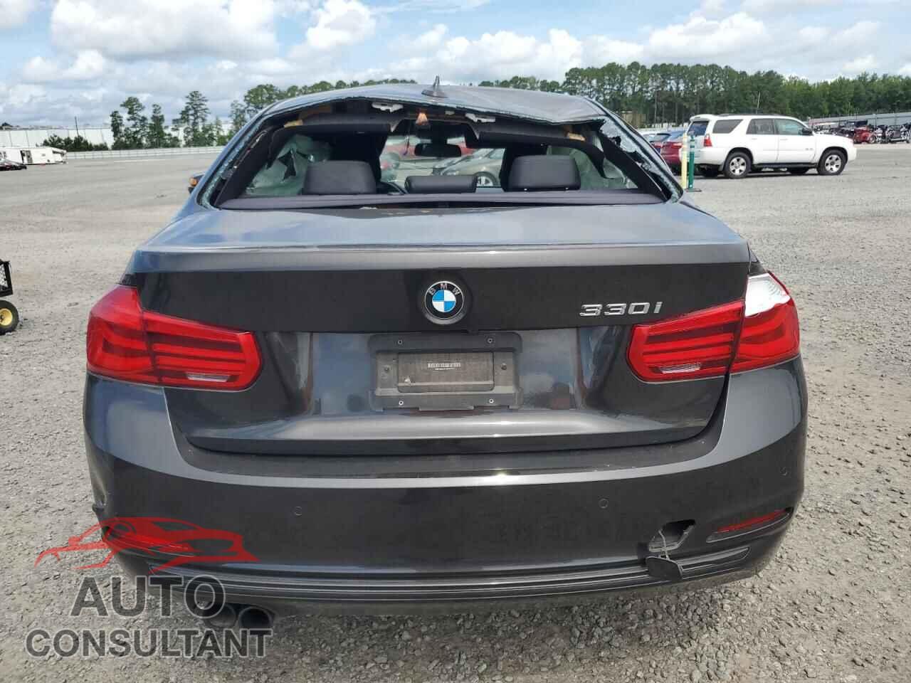 BMW 3 SERIES 2017 - WBA8B9C37HK884927