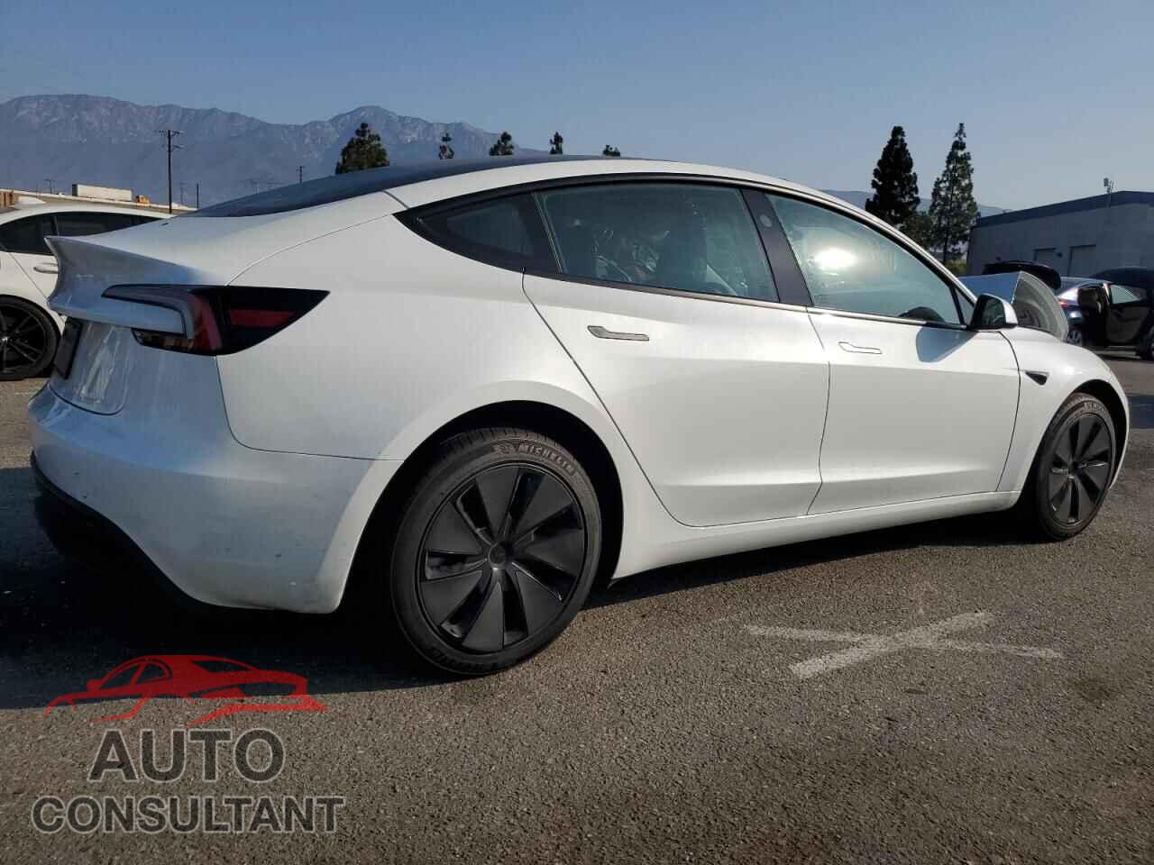 TESLA MODEL 3 2025 - 5YJ3E1EA3SF964912