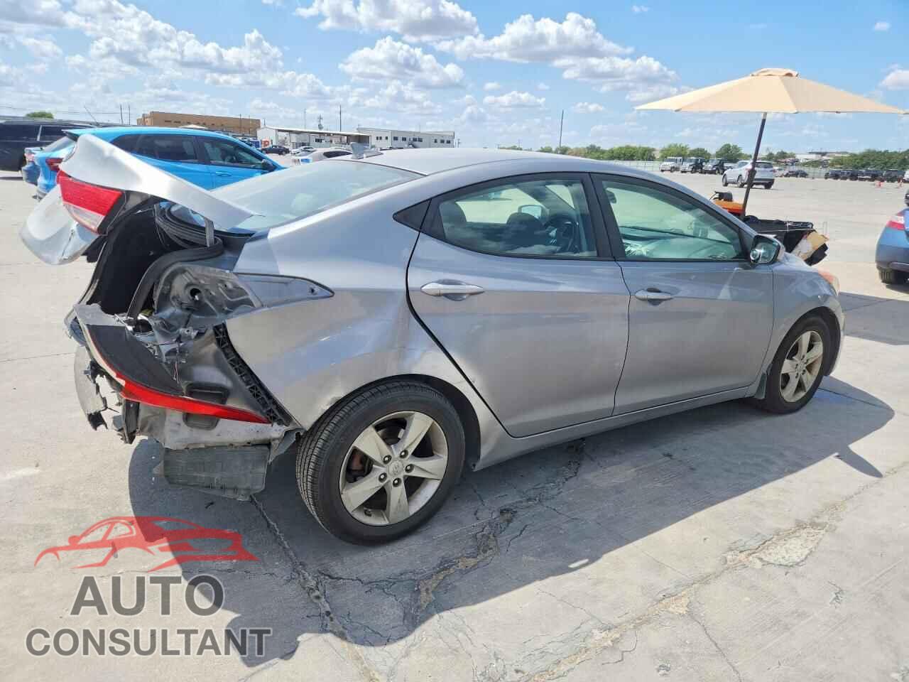 HYUNDAI ELANTRA 2013 - KMHDH4AE4DU971556