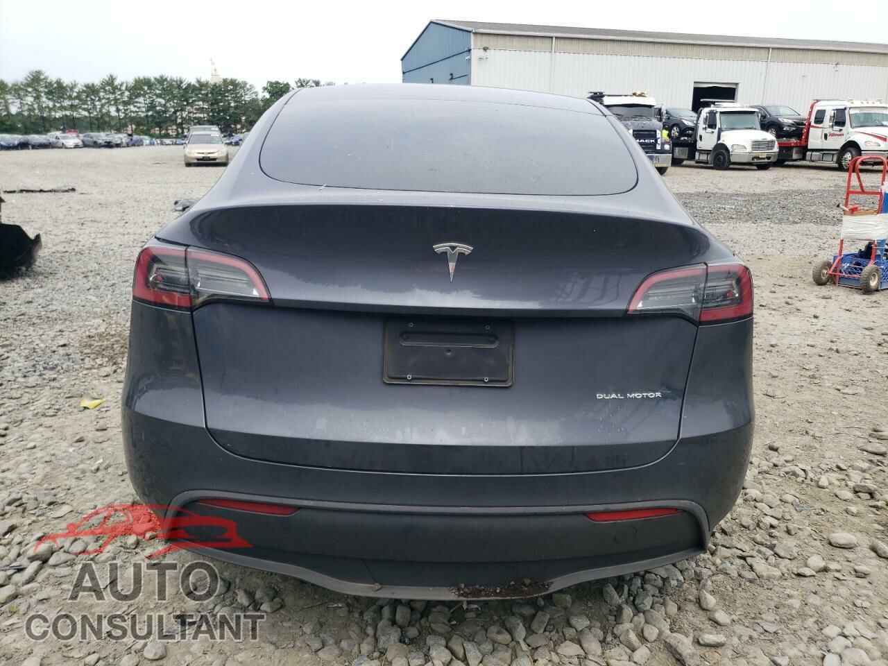 TESLA MODEL Y 2023 - 7SAYGDEE8PF878042