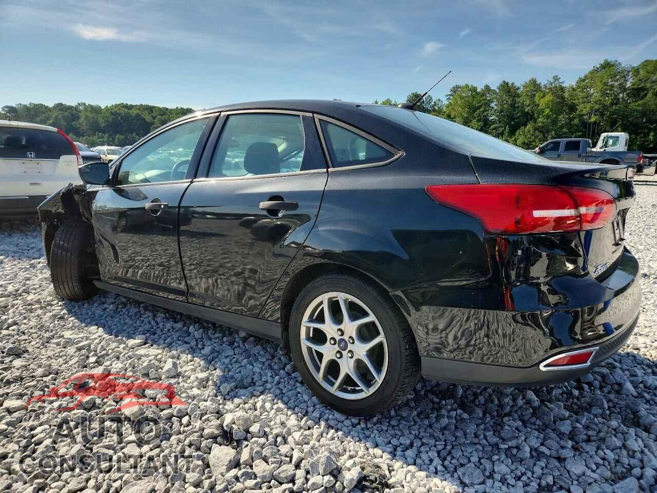 FORD FOCUS 2015 - 1FADP3E24FL253229