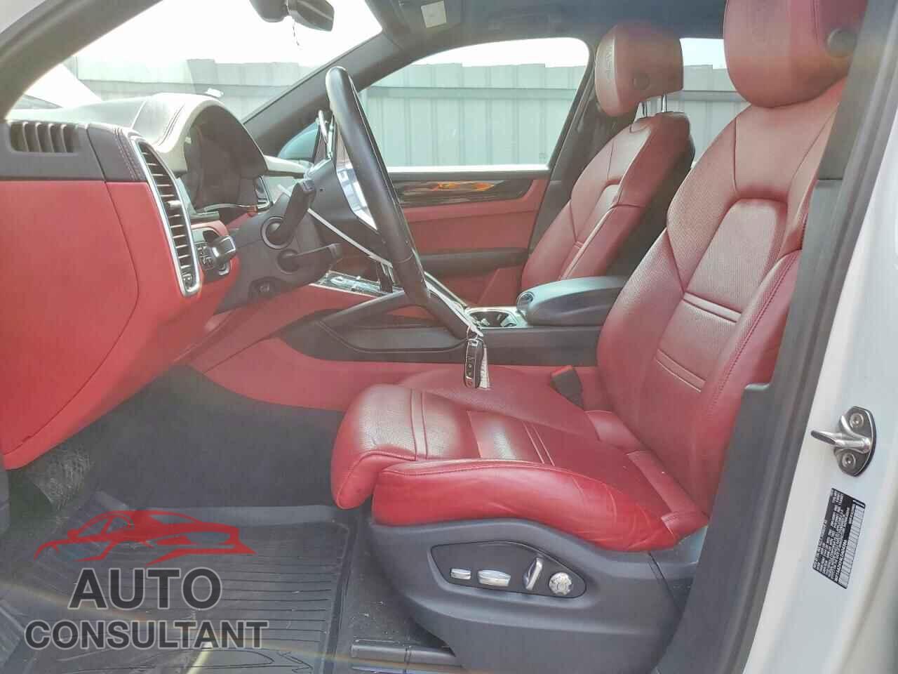 PORSCHE CAYENNE 2020 - WP1AA2AY4LDA04386