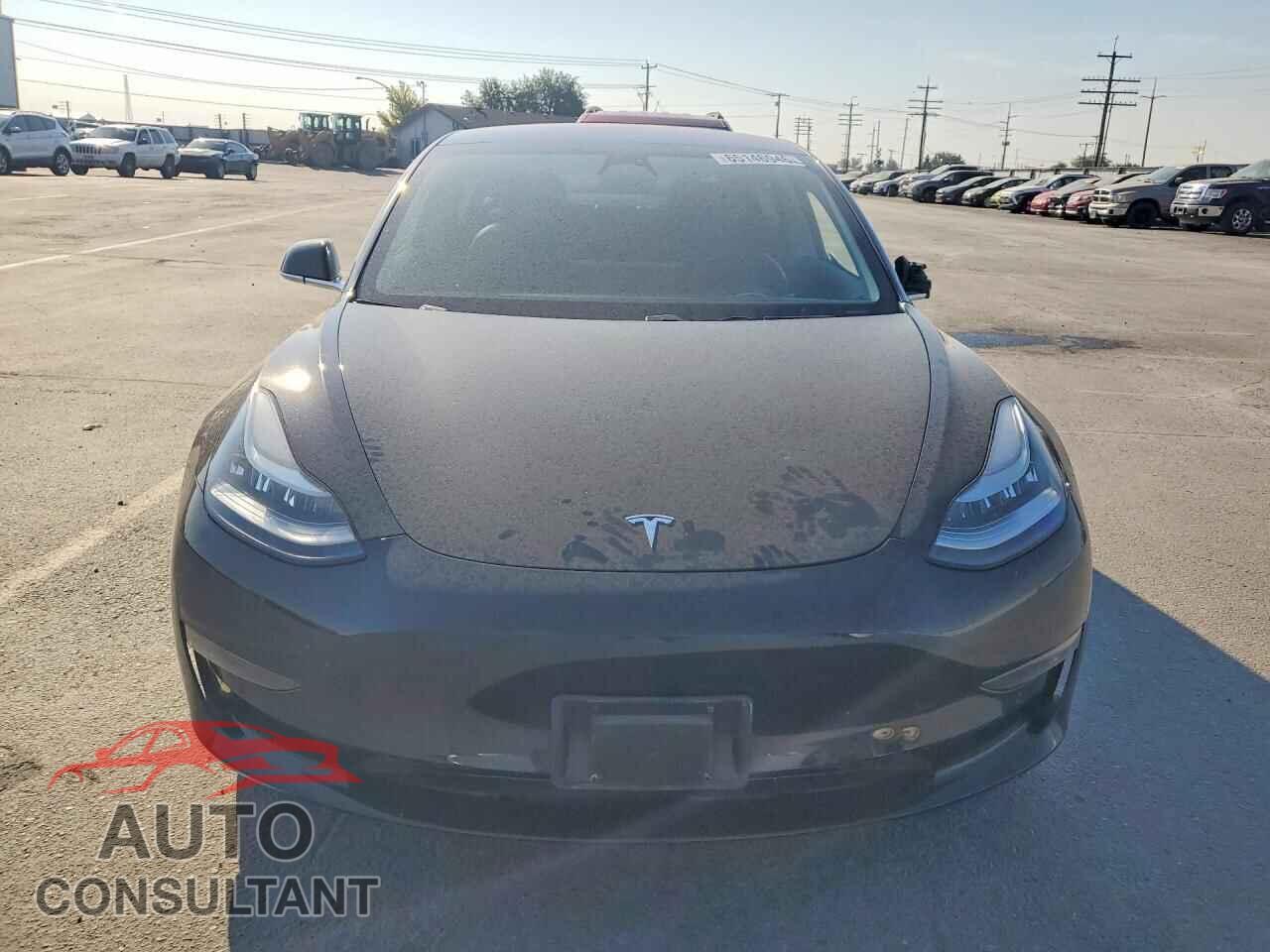 TESLA MODEL 3 2018 - 5YJ3E1EB0JF069675