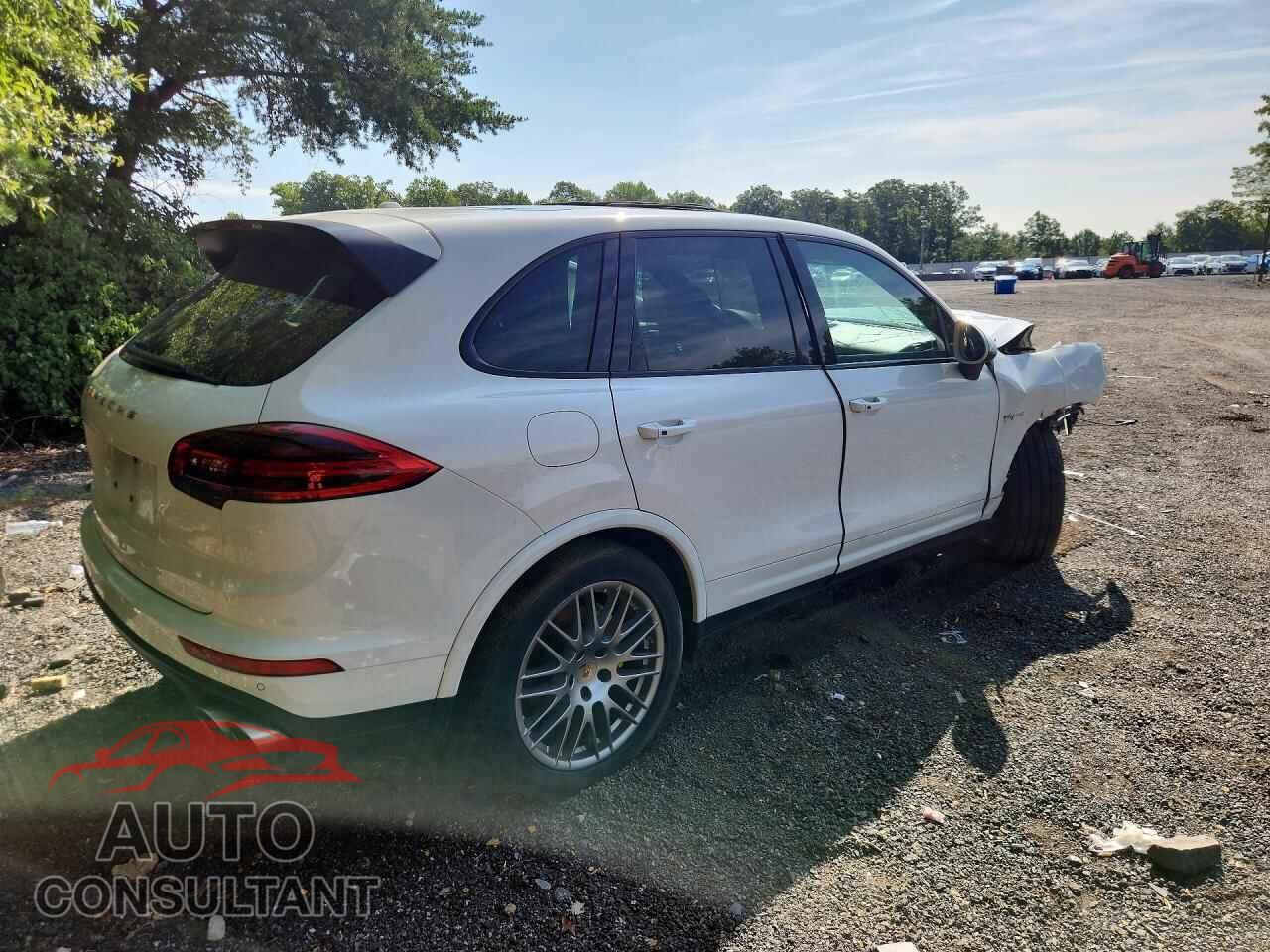 PORSCHE CAYENNE 2018 - WP1AE2A28JLA71463