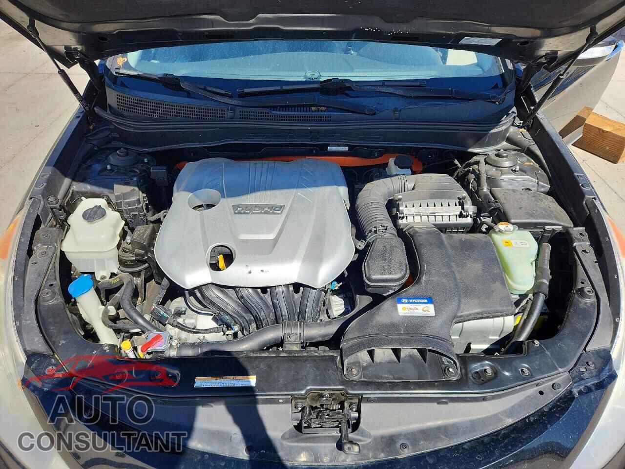 HYUNDAI SONATA 2012 - KMHEC4A46CA042012