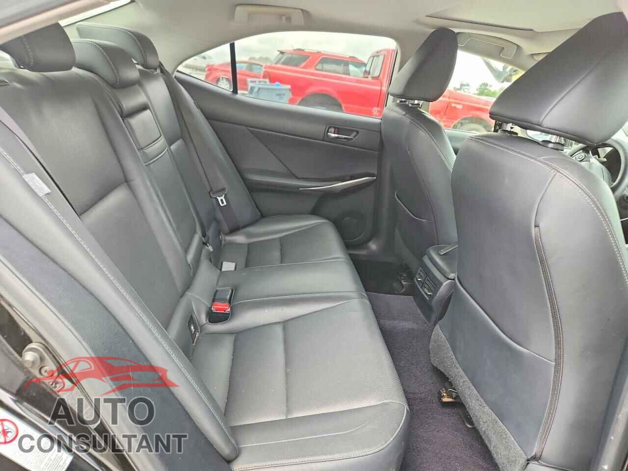 LEXUS IS 2014 - JTHBF1D28E5010230
