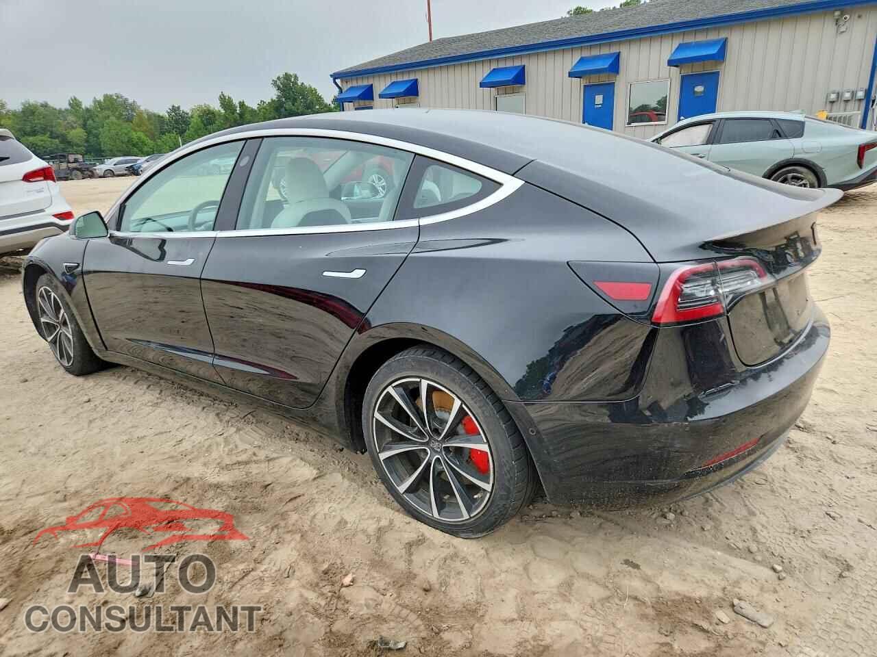 TESLA MODEL 3 2018 - 5YJ3E1EB9JF074020