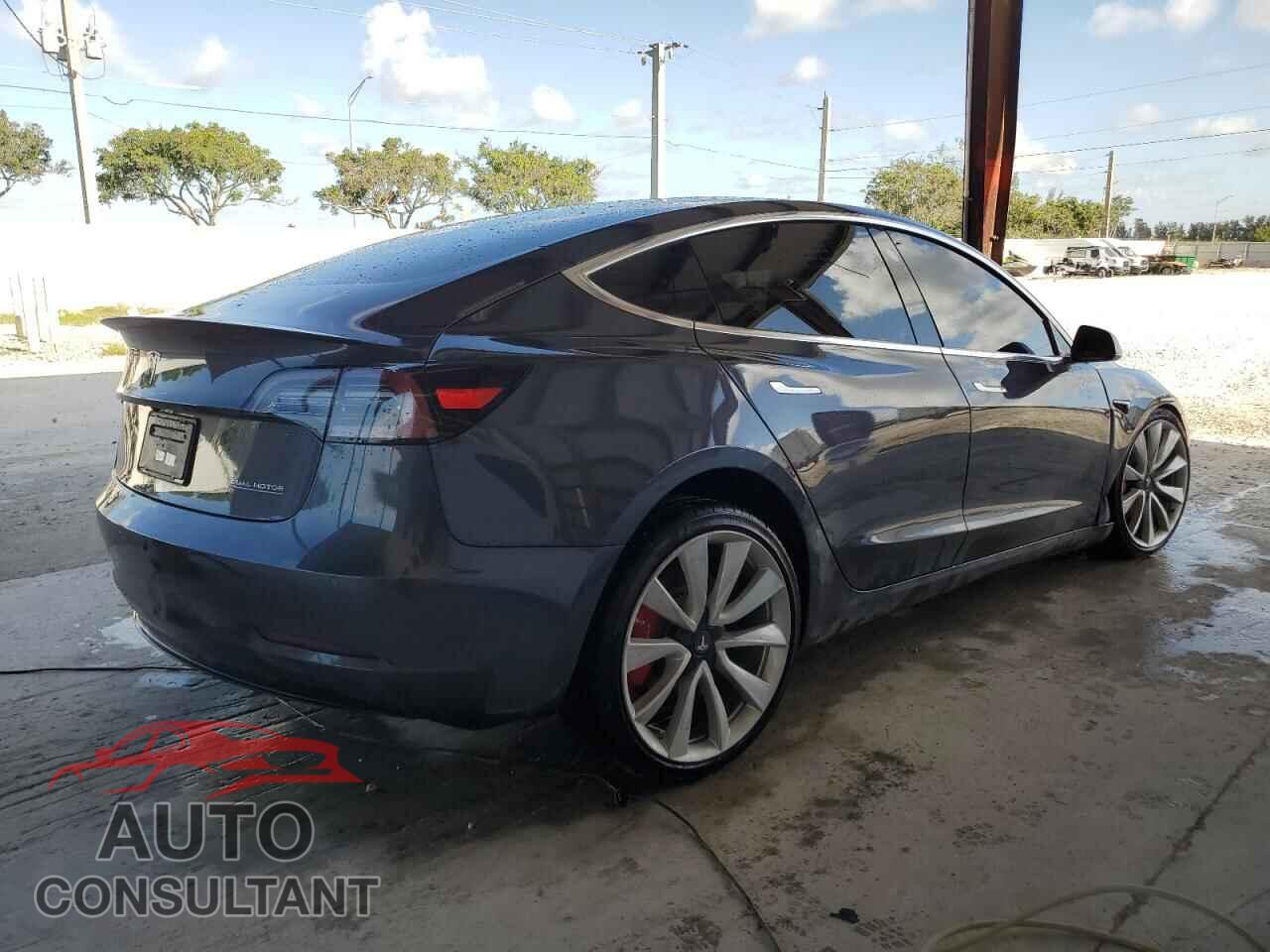TESLA MODEL 3 2019 - 5YJ3E1EB2KF454821
