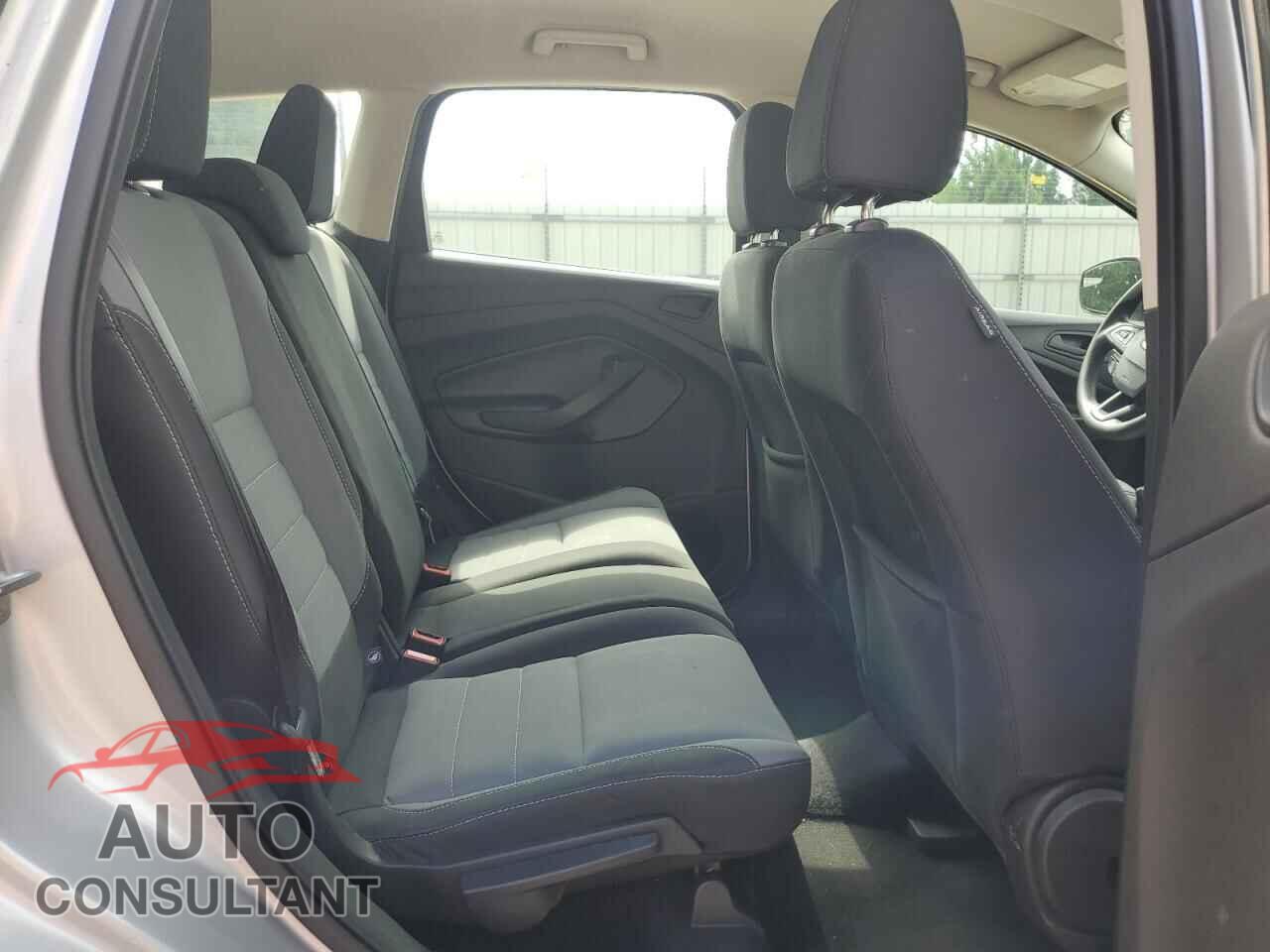 FORD ESCAPE 2017 - 1FMCU0F79HUE12469