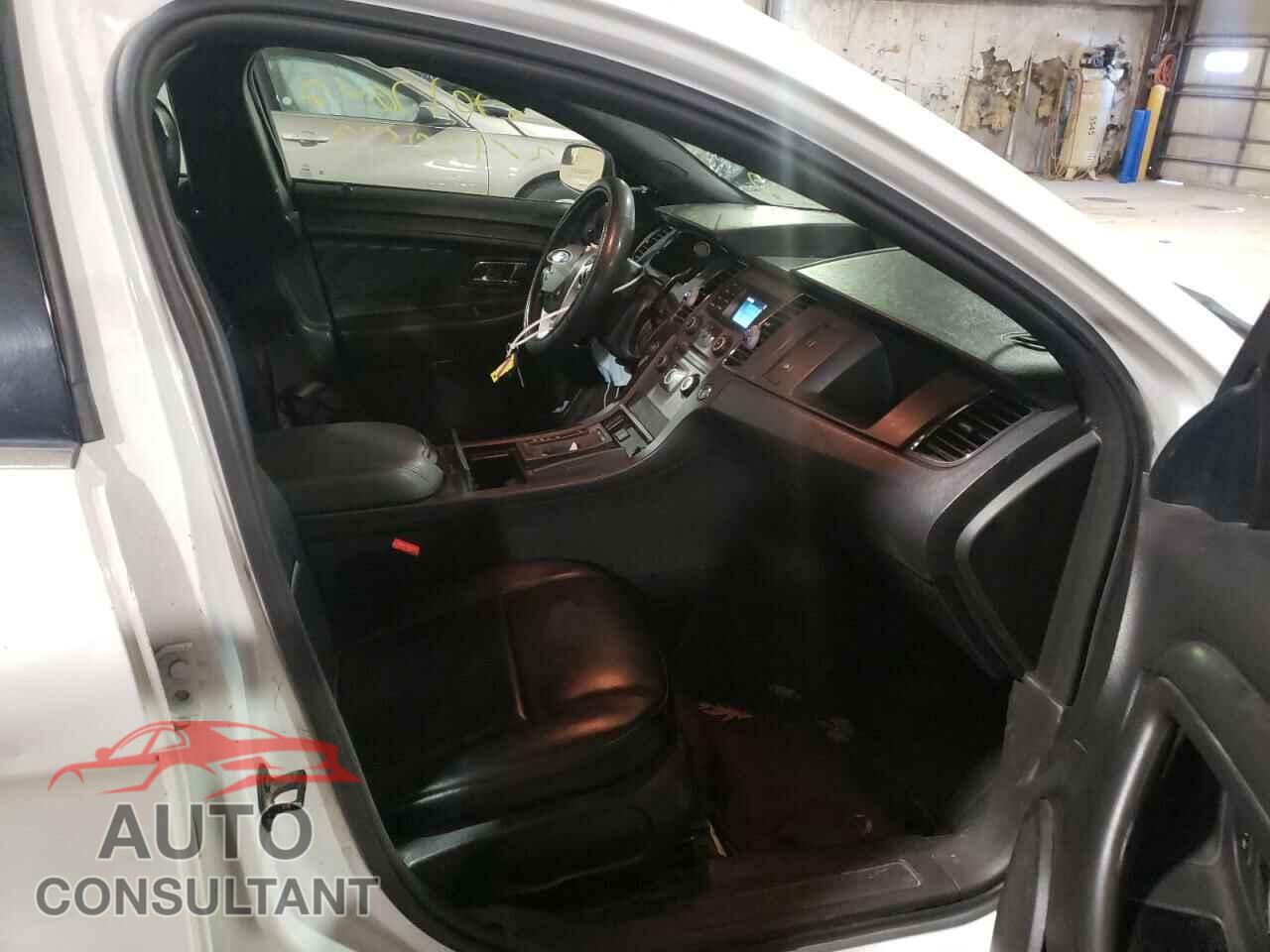 FORD TAURUS 2017 - 1FAHP2L81HG145651
