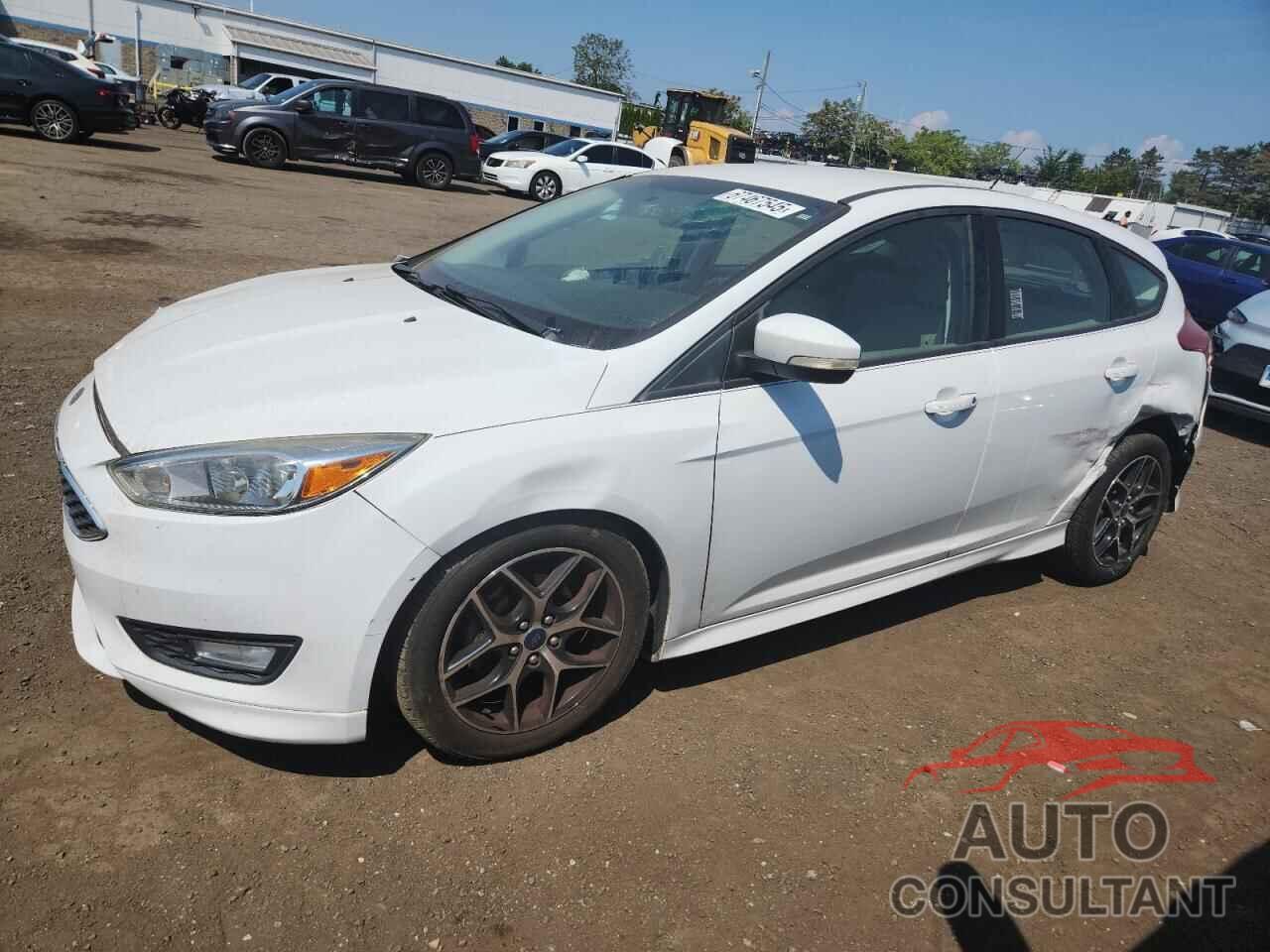 FORD FOCUS 2015 - 1FADP3K24FL333389
