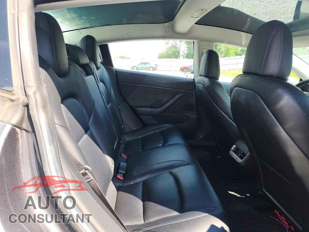 TESLA MODEL 3 2018 - 5YJ3E1EA0JF057985