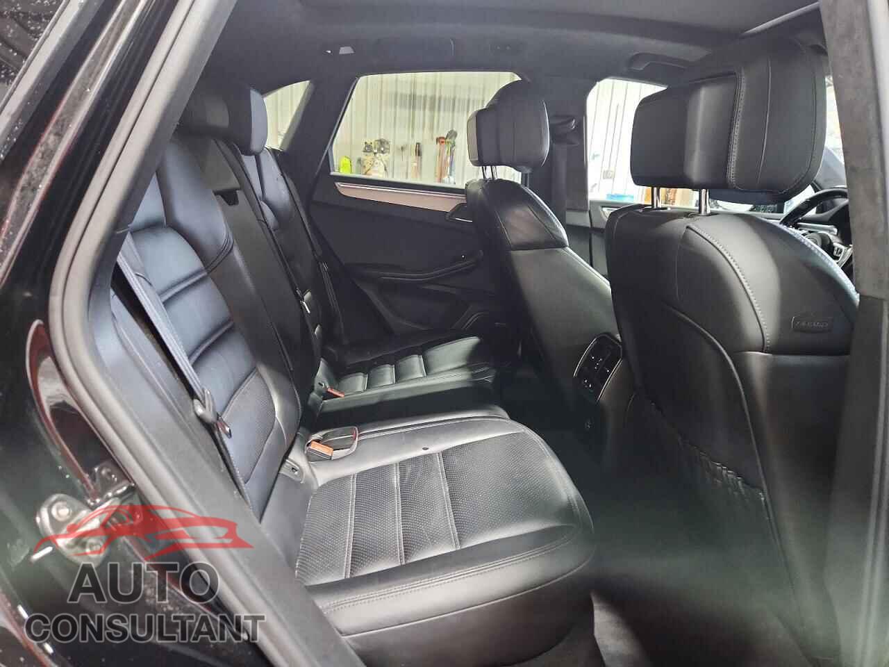 PORSCHE MACAN 2017 - WP1AF2A59HLB61626