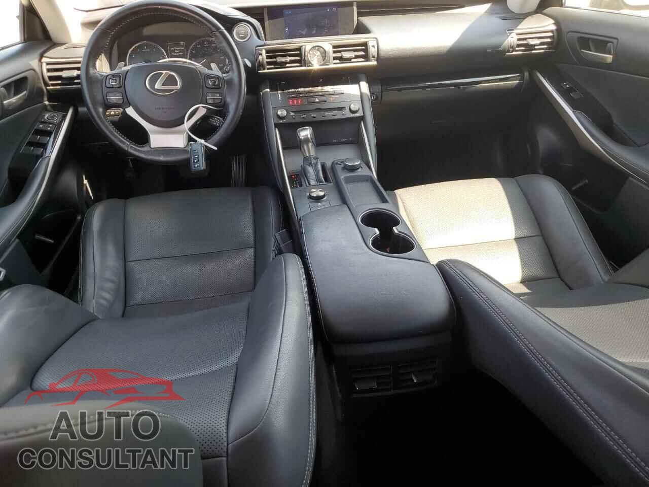 LEXUS IS 2017 - JTHBA1D29H5055194