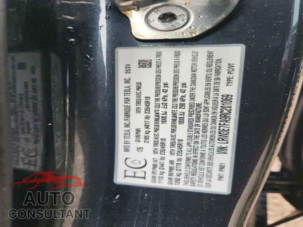 TESLA MODEL 3 2024 - LRW3E7FA9RC201069
