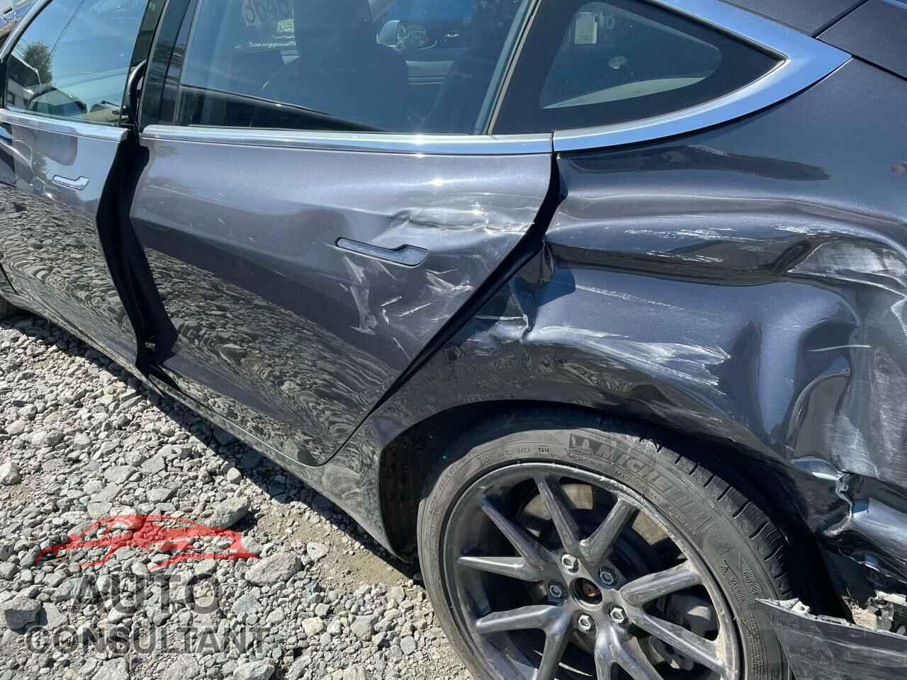 TESLA MODEL 3 2018 - 5YJ3E1EAXJF101569