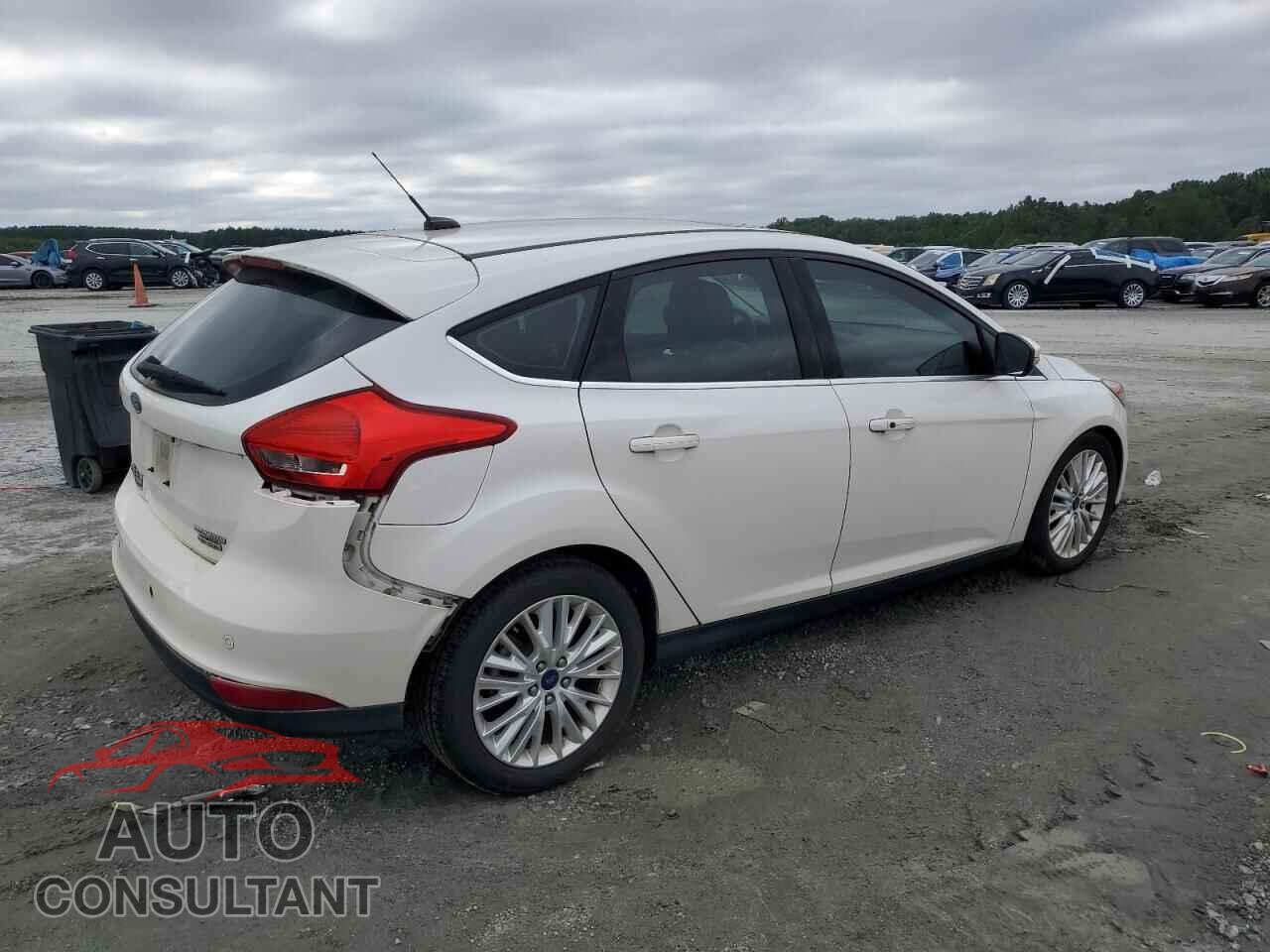 FORD FOCUS 2016 - 1FADP3N22GL212468