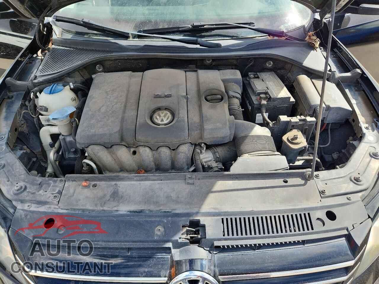 VOLKSWAGEN PASSAT 2012 - 1VWAP7A33CC075051