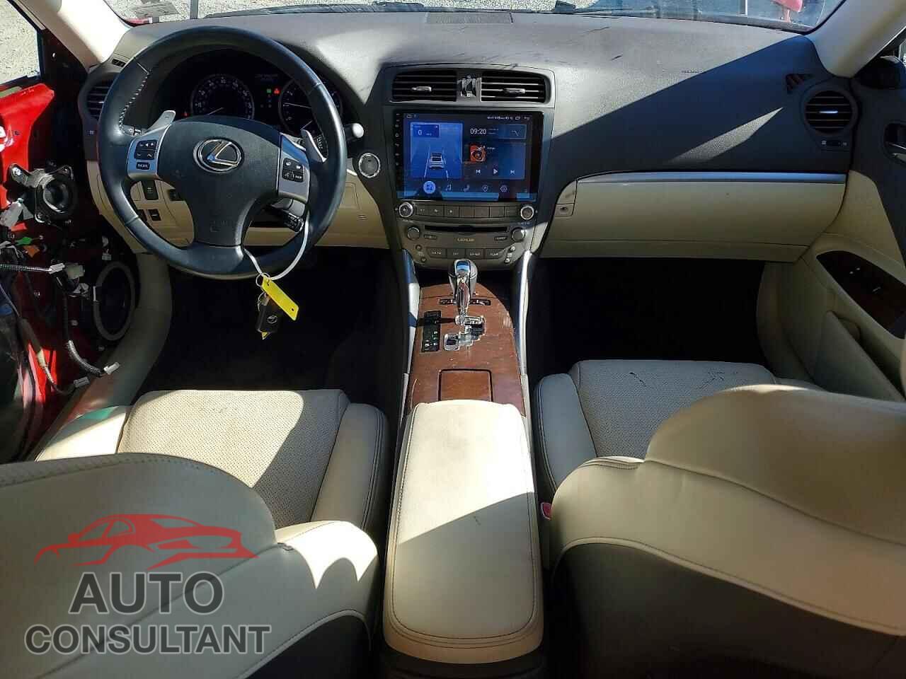 LEXUS IS 2012 - JTHCF5C27C5056528