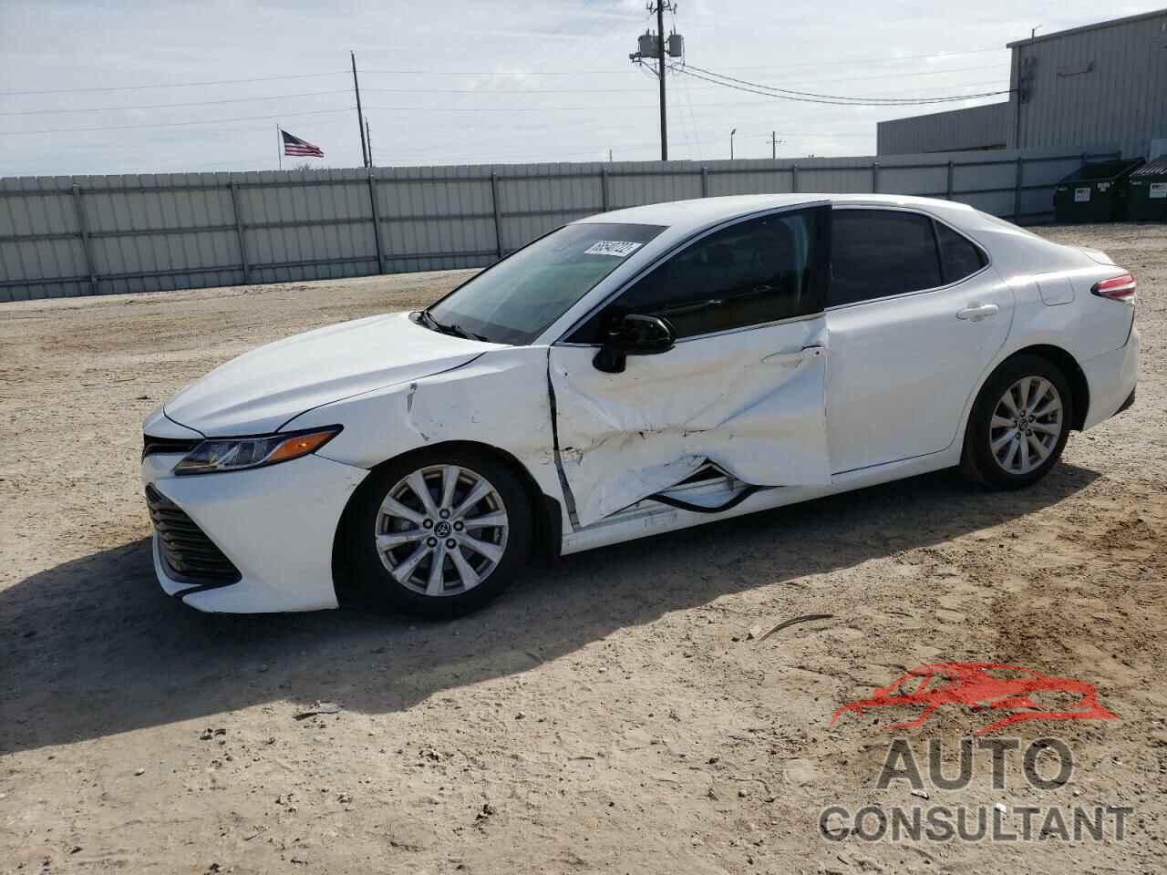 TOYOTA CAMRY 2018 - 4T1B11HK3JU146027