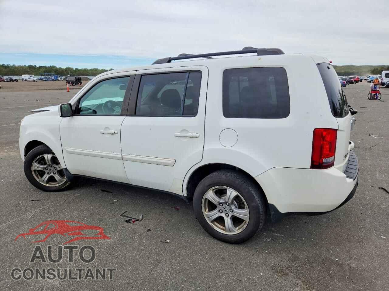 HONDA PILOT 2015 - 5FNYF4H52FB023072