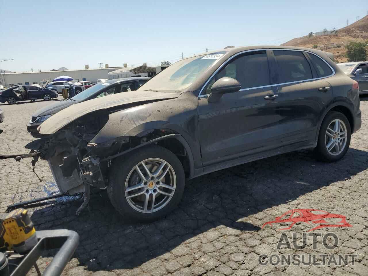 PORSCHE CAYENNE 2016 - WP1AA2A25GKA10775