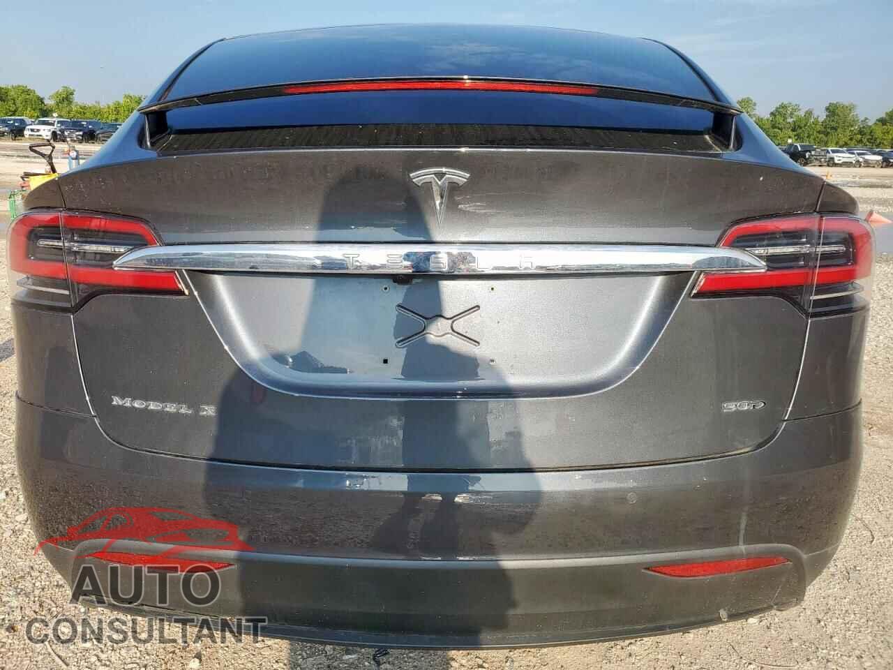 TESLA MODEL X 2016 - 5YJXCAE25GF004529