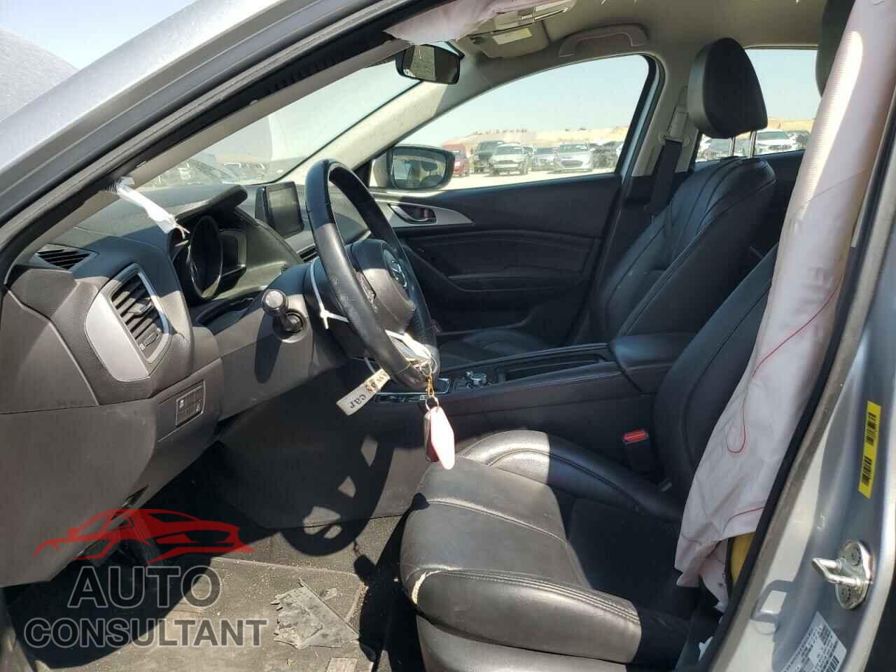 MAZDA 3 2017 - 3MZBN1V73HM137901