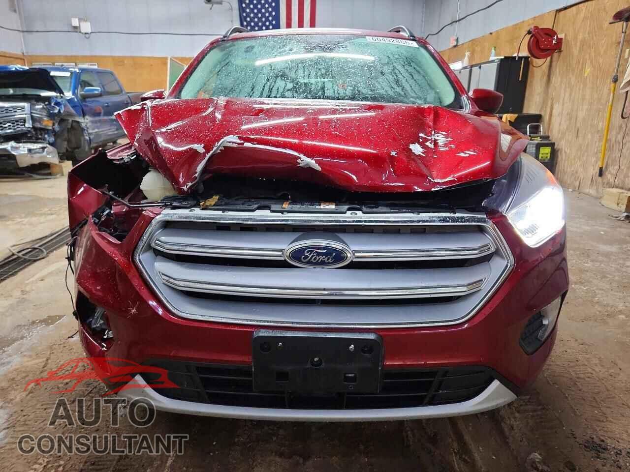 FORD ESCAPE 2018 - 1FMCU9HD2JUC04821