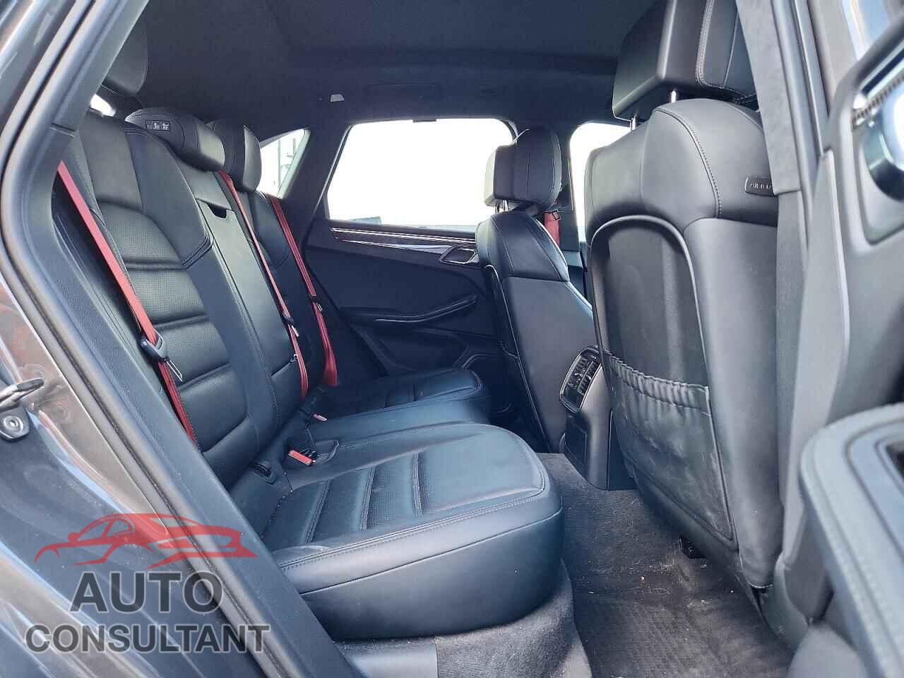 PORSCHE MACAN 2015 - WP1AF2A59FLB91674