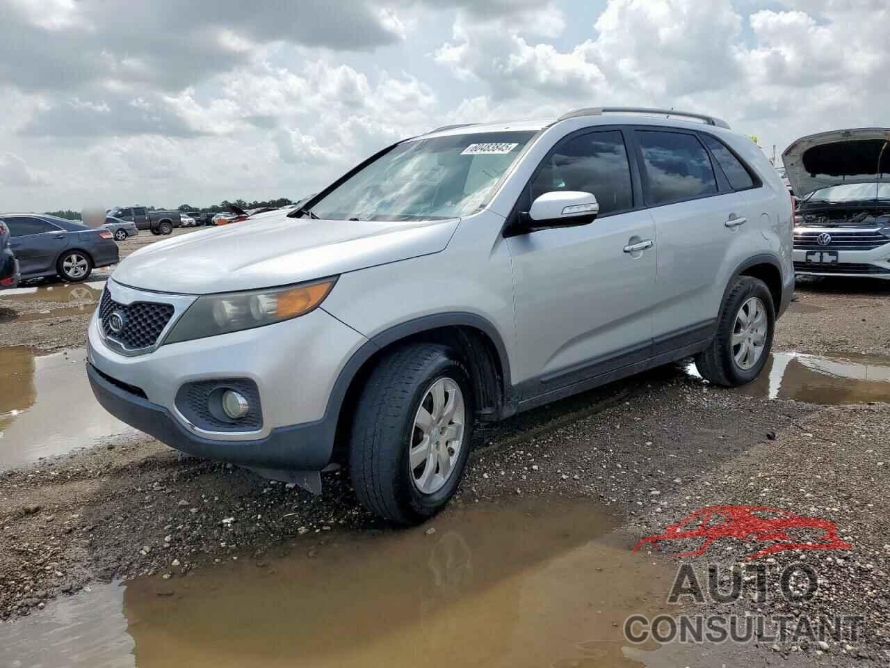 KIA SORENTO 2011 - 5XYKT3A10BG144301